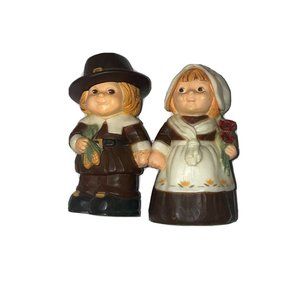 Vintage Hallmark Thanksgiving Pilgrims Couple Salt and Pepper Shakers